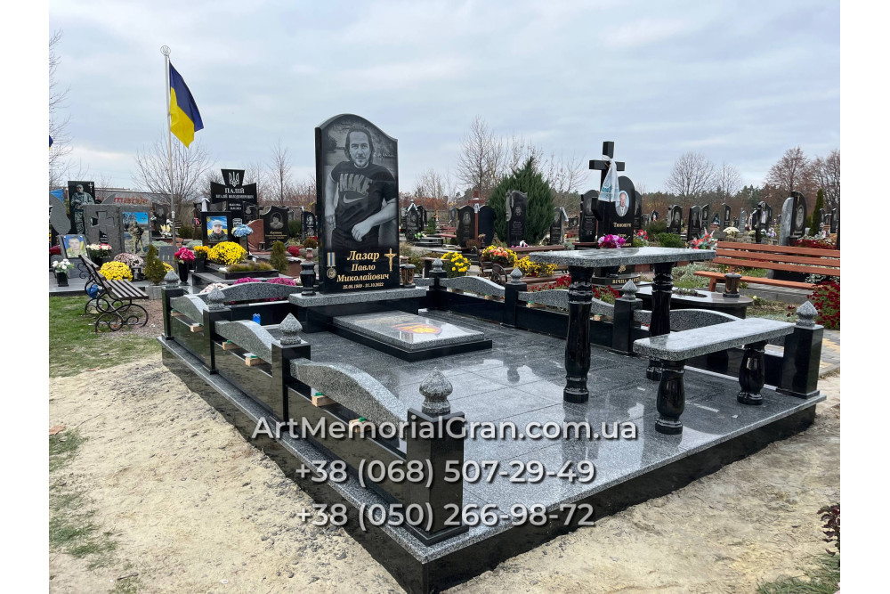 Пам'ятник військовому 00887